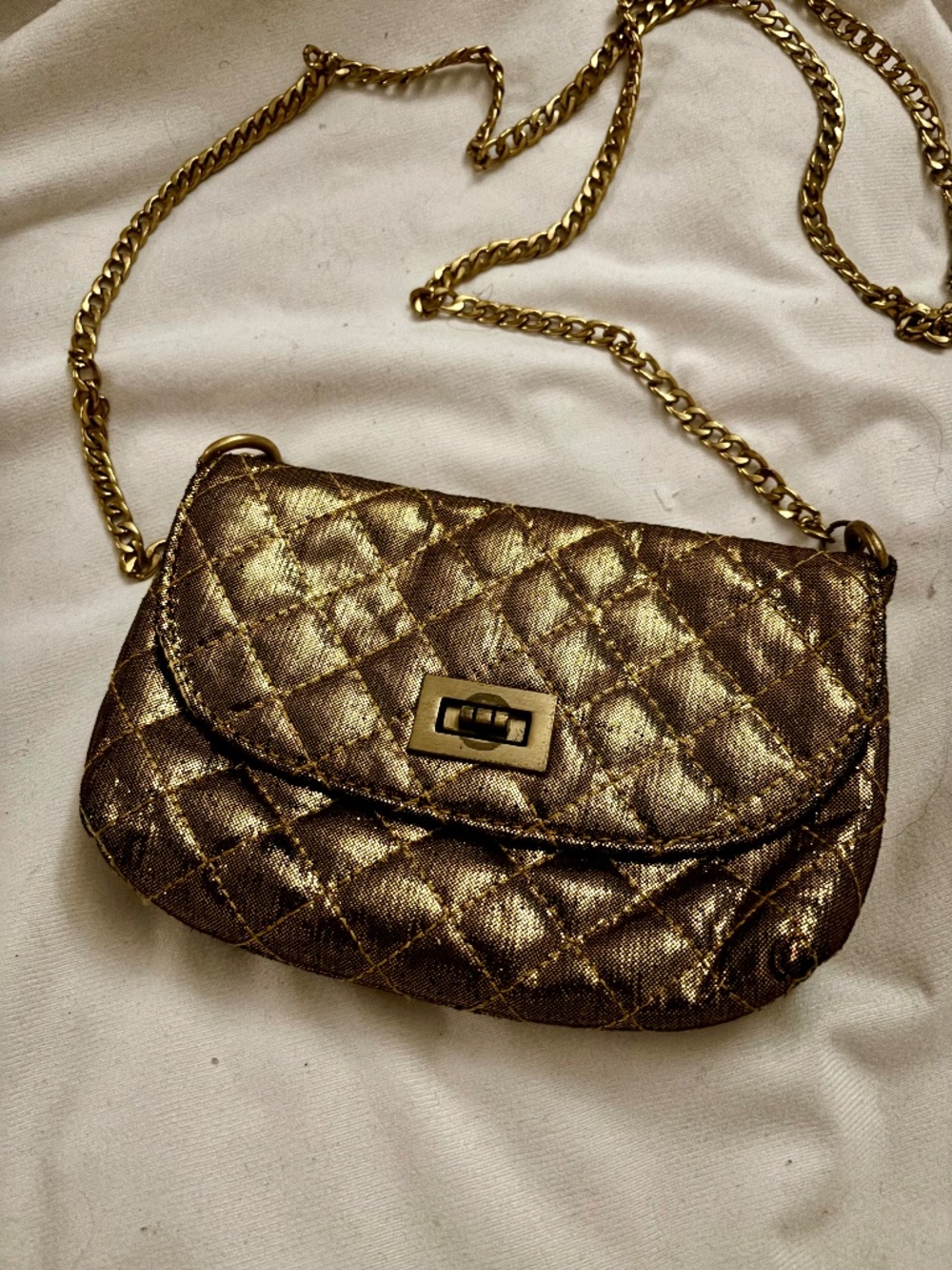 Vintage Crossover Gold Purse!